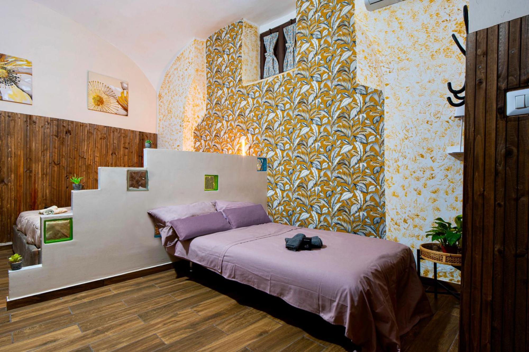 Spaccanapoli 3min - Charming Typical Flat Naples