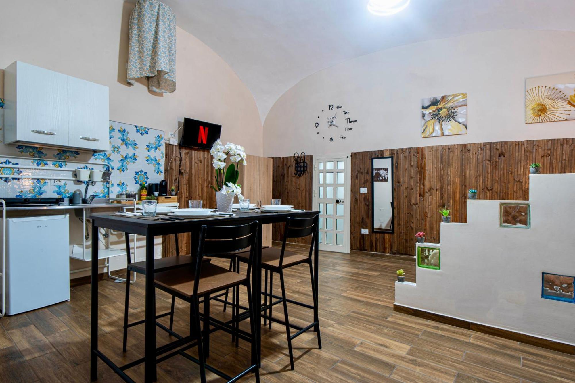 Spaccanapoli 3min - Charming Typical Flat Napoli